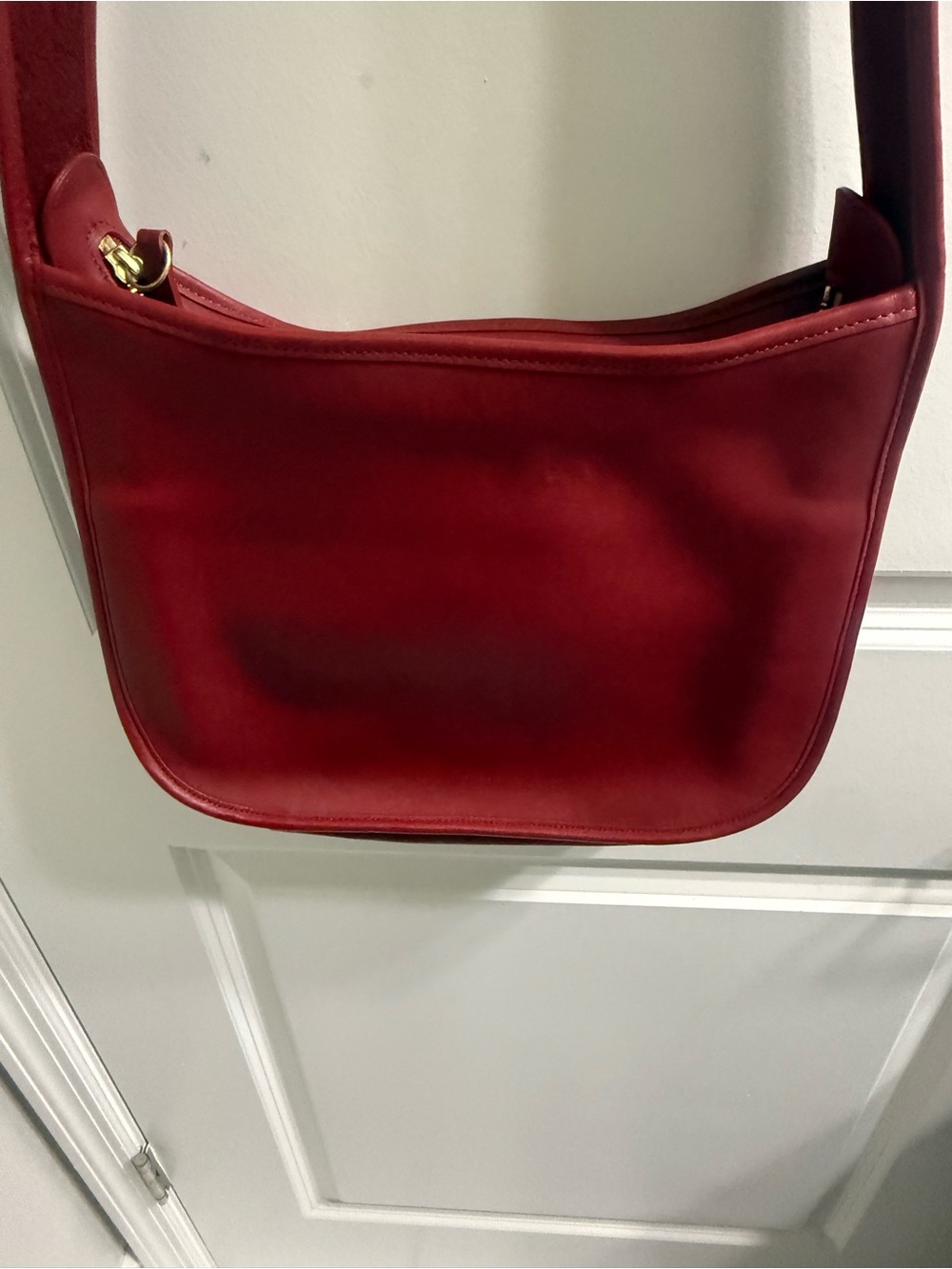 Coach Red Leather Shoulder Bag with Gold Turn-Lock - Picture 2 of 5
